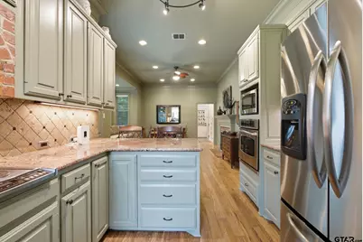1111 Heather Ln, Longview, TX 75604 - Photo 12