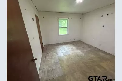 4465 W Commerce Ave, Gladewater, TX 75647 - Photo 8