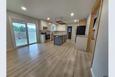 211 Betts, Lindale, TX 75771 - Photo 10