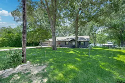 23258 Edgewater Dr, Frankston, TX 75763 - Photo 2