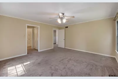 909 Woodlawn, Kilgore, TX 75662 - Photo 16