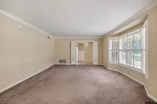 909 Woodlawn, Kilgore, TX 75662 - Photo 4