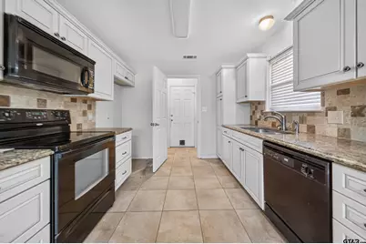11185 Meadows Drive, Flint, TX 75762 - Photo 6