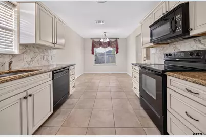 11185 Meadows Drive, Flint, TX 75762 - Photo 8
