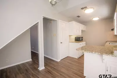 5823 Hollytree, Tyler, TX 75703 - Photo 14