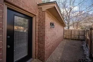 5901 Hollytree, Tyler, TX 75703 - Photo 22