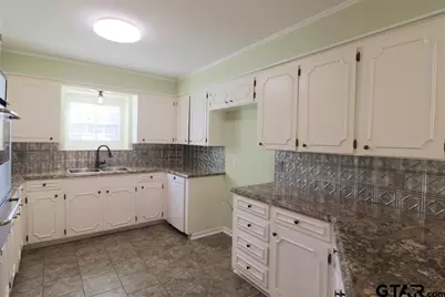 700 David Dr, Tyler, TX 75703 - Photo 12
