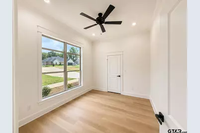 19421 Cedarpark Pl, Lindale, TX 75771 - Photo 8