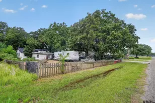 343 Southern Oaks Dr, Streetman, TX 75859 - Photo 1