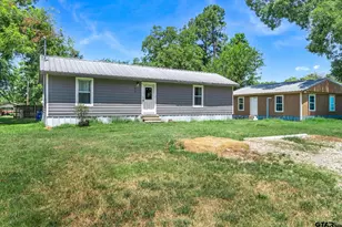 195 N Wood St, Emory, TX 75440 - Photo 2