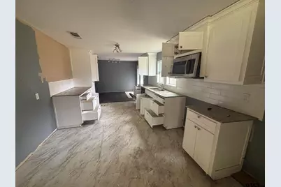 307 Russell, Hughes Springs, TX 75656 - Photo 14