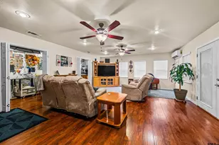 116 Larkspur Ln, Palestine, TX 75803 - Photo 14