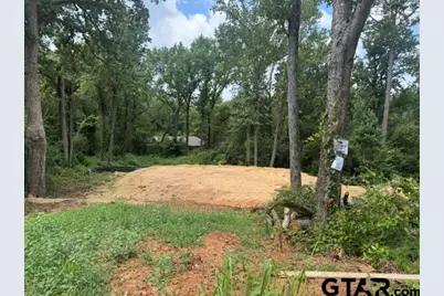 1685 Edgewood D Edgewood Dr, Tyler, TX 75701 - Photo 1