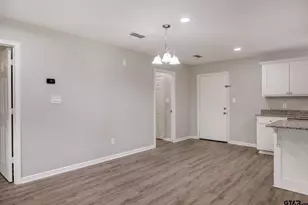 427 Garrett Cir, Winona, TX 75792 - Photo 8