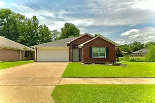 302 Willowbrook Ln, Whitehouse, TX 75791 - Photo 1