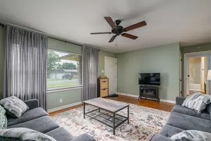 2219 Crestwood Dr, Tyler, TX 75701 - Photo 6