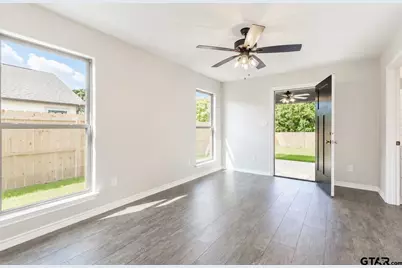 423 S Bonner St, Jacksonville, TX 75766 - Photo 12