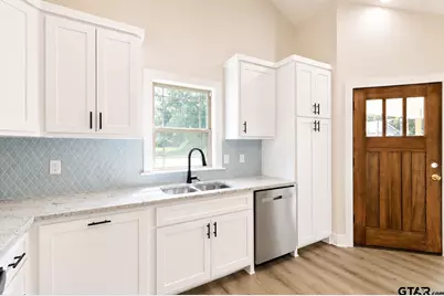 425 S Bonner St, Jacksonville, TX 75766 - Photo 8