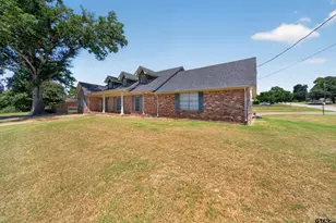 1610 Meadowhill Dr, Jacksonville, TX 75766 - Photo 2