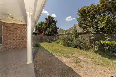 1911 Hollyglen, Tyler, TX 75703 - Photo 8