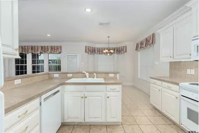1911 Hollyglen, Tyler, TX 75703 - Photo 16