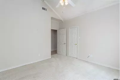 1911 Hollyglen, Tyler, TX 75703 - Photo 6