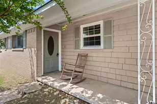 118 Hillcrest Dr, Palestine, TX 75801 - Photo 4