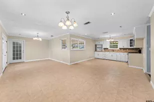 118 Hillcrest Dr, Palestine, TX 75801 - Photo 10