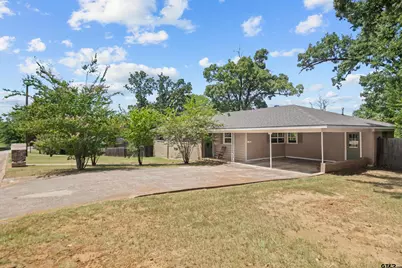 118 Hillcrest Dr, Palestine, TX 75801 - Photo 1