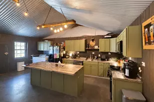 1107 Sanders St, Gladewater, TX 75647 - Photo 4