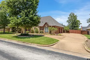 2318 Kingsmill Cir, Tyler, TX 75703 - Photo 2
