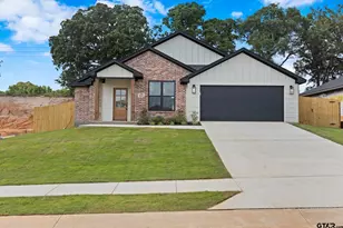 16510 Crossing Cir, Lindale, TX 75771 - Photo 1