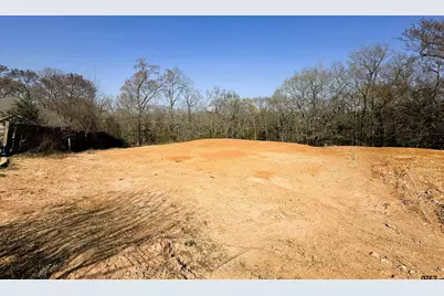 110 Elmwood Court, Palestine, TX 75801 - Photo 6