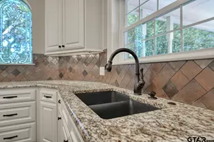 1881 Valley View Ln, Tyler, TX 75703 - Photo 20