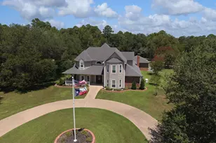1881 Valley View Ln, Tyler, TX 75703 - Photo 2