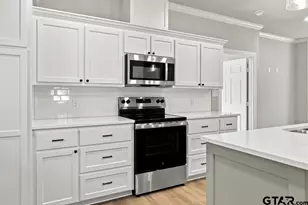 1214 N Third St, Longview, TX 75601 - Photo 12