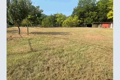 512 S Johnson, Mineola, TX 75773 - Photo 1