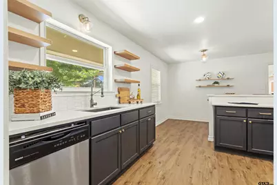709 N Georgia St, Lindale, TX 75771 - Photo 8