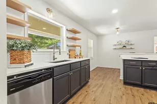 709 N Georgia St, Lindale, TX 75771 - Photo 8