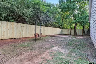 1016 Woodland Dr, Palestine, TX 75801 - Photo 32