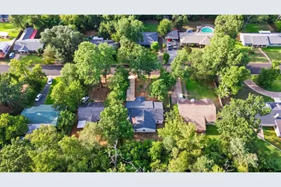 1016 Woodland Dr, Palestine, TX 75801 - Photo 2