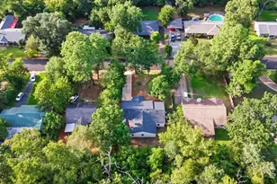 1016 Woodland Dr, Palestine, TX 75801 - Photo 2