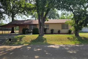 210 Mill, Pittsburg, TX 75686 - Photo 1