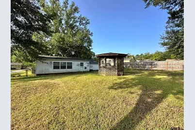 1002 Jones St, Henderson, TX 75654 - Photo 40