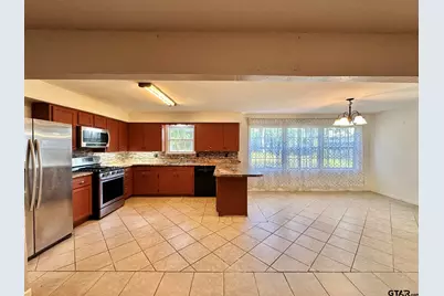 1002 Jones St, Henderson, TX 75654 - Photo 8