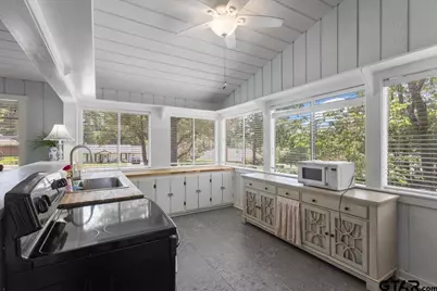 1513 W Tanglewood Dr, Hideaway, TX 75771 - Photo 18