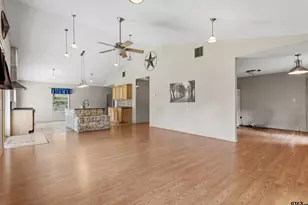 1640 Cr 3194, Frankston, TX 75763 - Photo 14