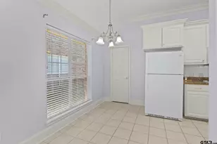 5610 Hollybrook Dr, Tyler, TX 75703 - Photo 6