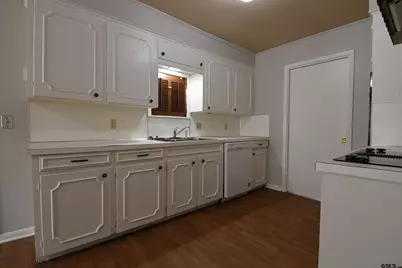 3202 Autumn Leaves Dr, Tyler, TX 75702 - Photo 10