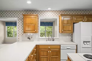 190 Blue Water Ln, Holly Lake Ranch, TX 75765 - Photo 12